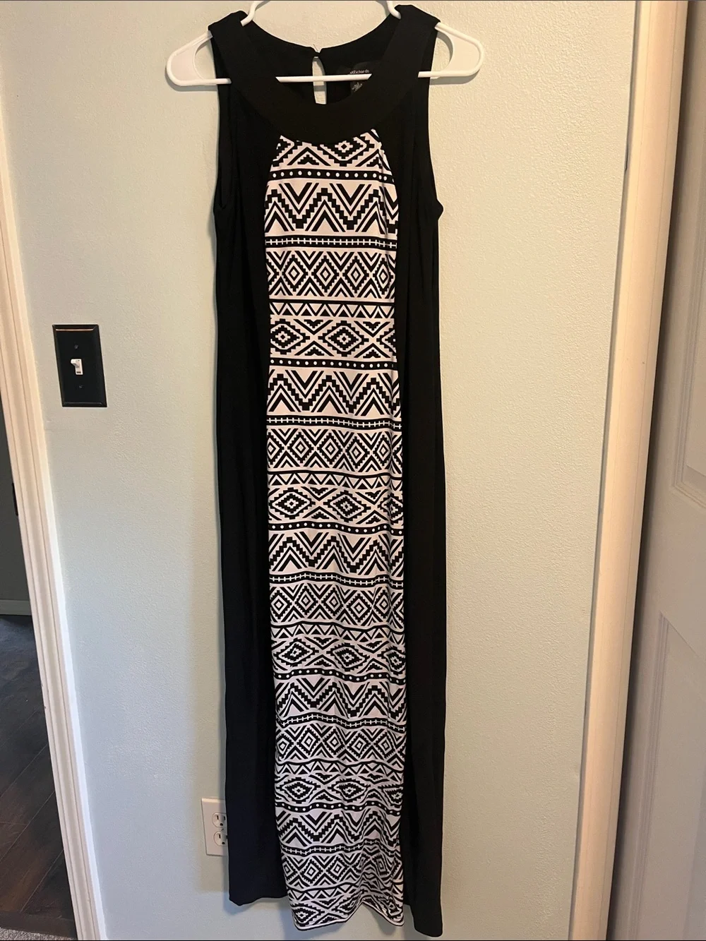 R&M Richards Black and White Geometric Maxi Dress